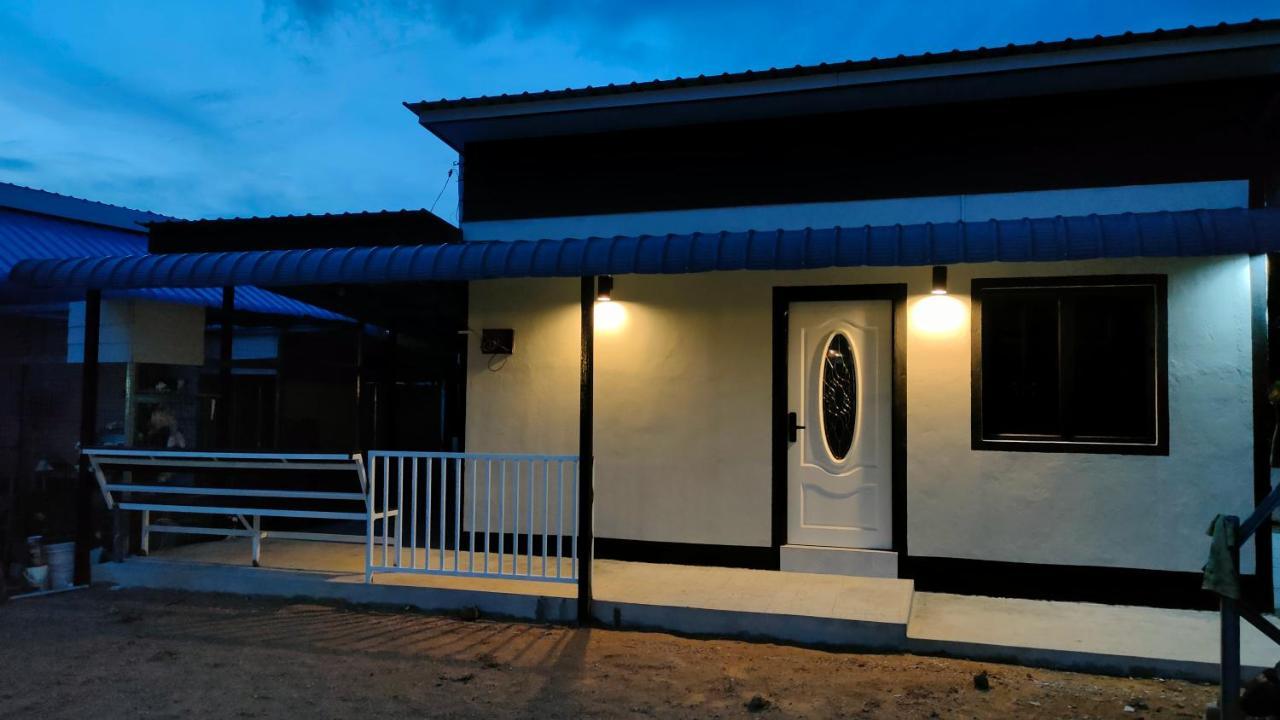 פסיר פוטה Aleesa Roomstay מראה חיצוני תמונה