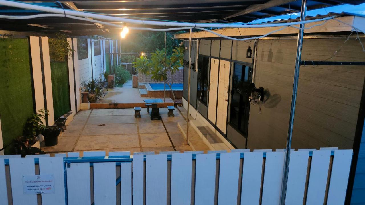 פסיר פוטה Aleesa Roomstay מראה חיצוני תמונה
